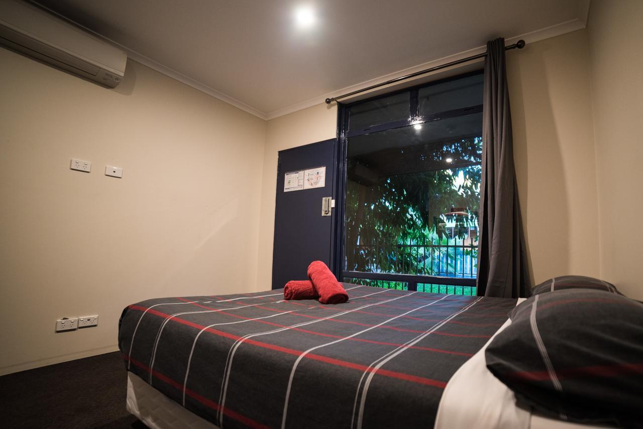 Jump Inn Alice Budget Accommodation Alice Springs Eksteriør bilde