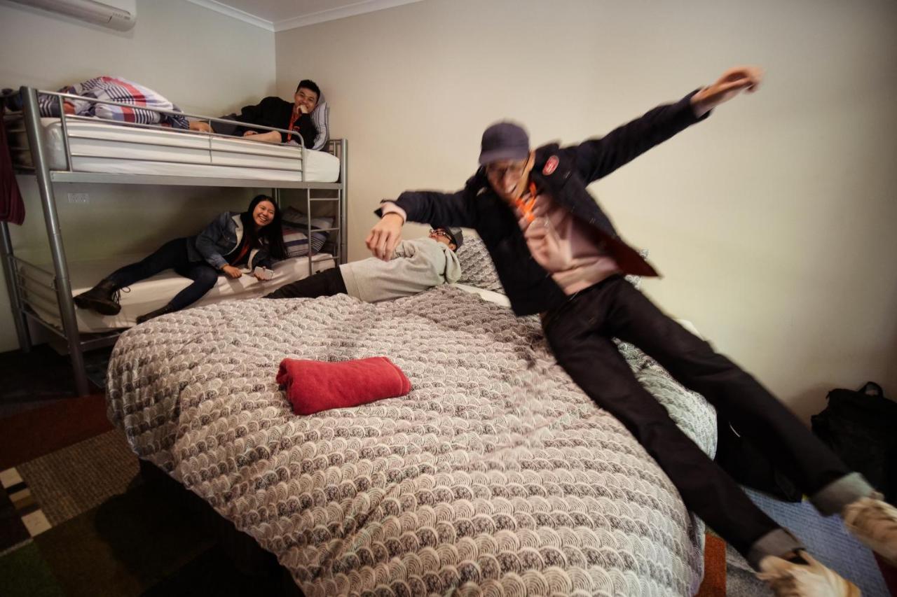 Jump Inn Alice Budget Accommodation Alice Springs Eksteriør bilde