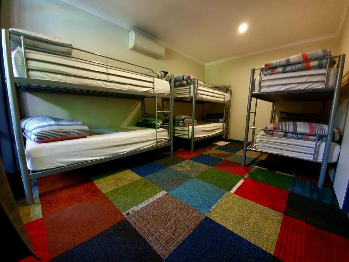 Jump Inn Alice Budget Accommodation Alice Springs Eksteriør bilde